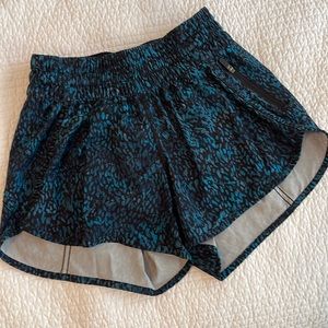 EUC LULULEMON Tracker Shorts